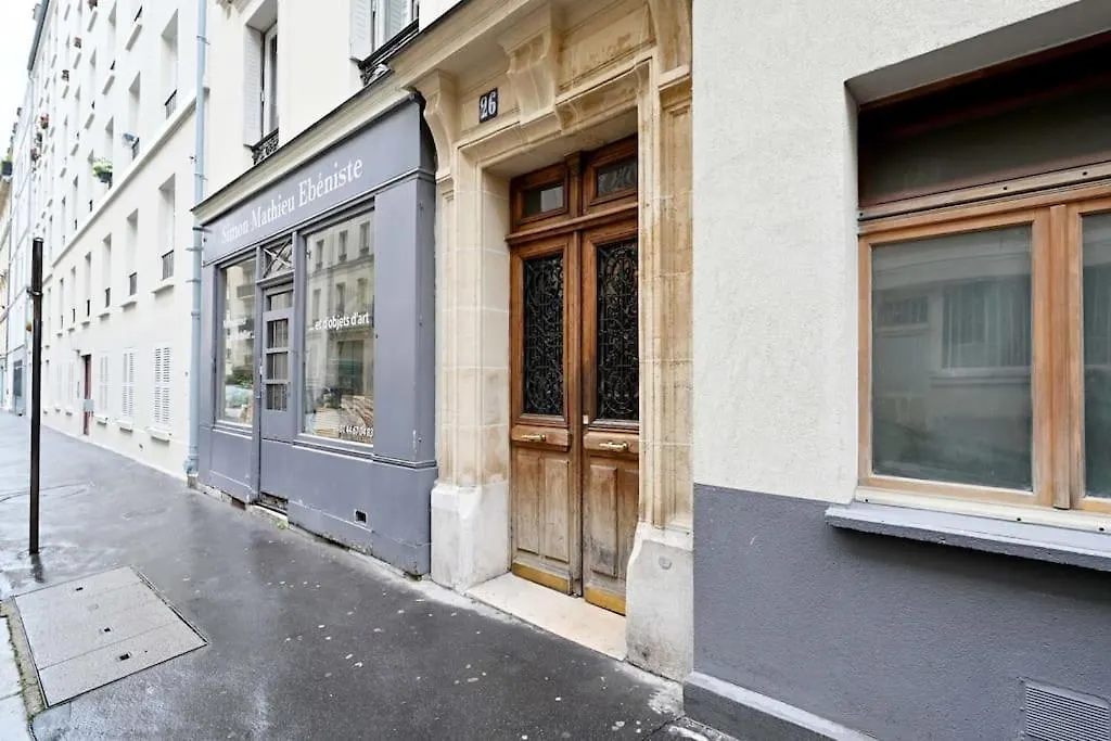 Modern Studio Apartment For 3 Paris